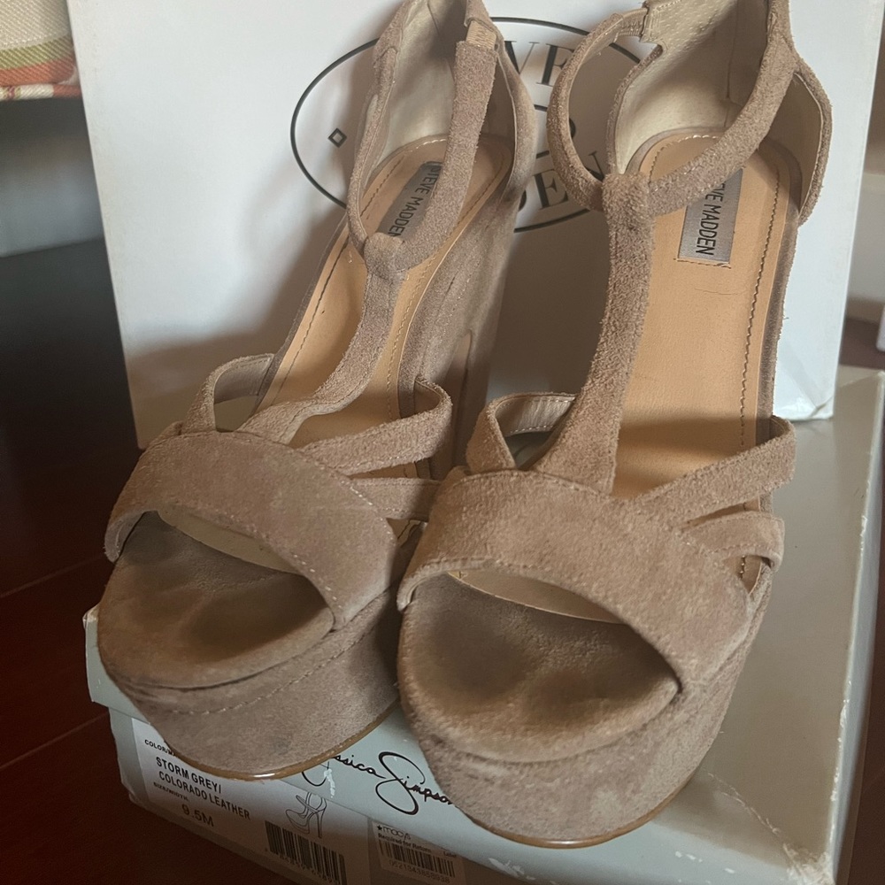 Steve Madden taupe suede platform size 10